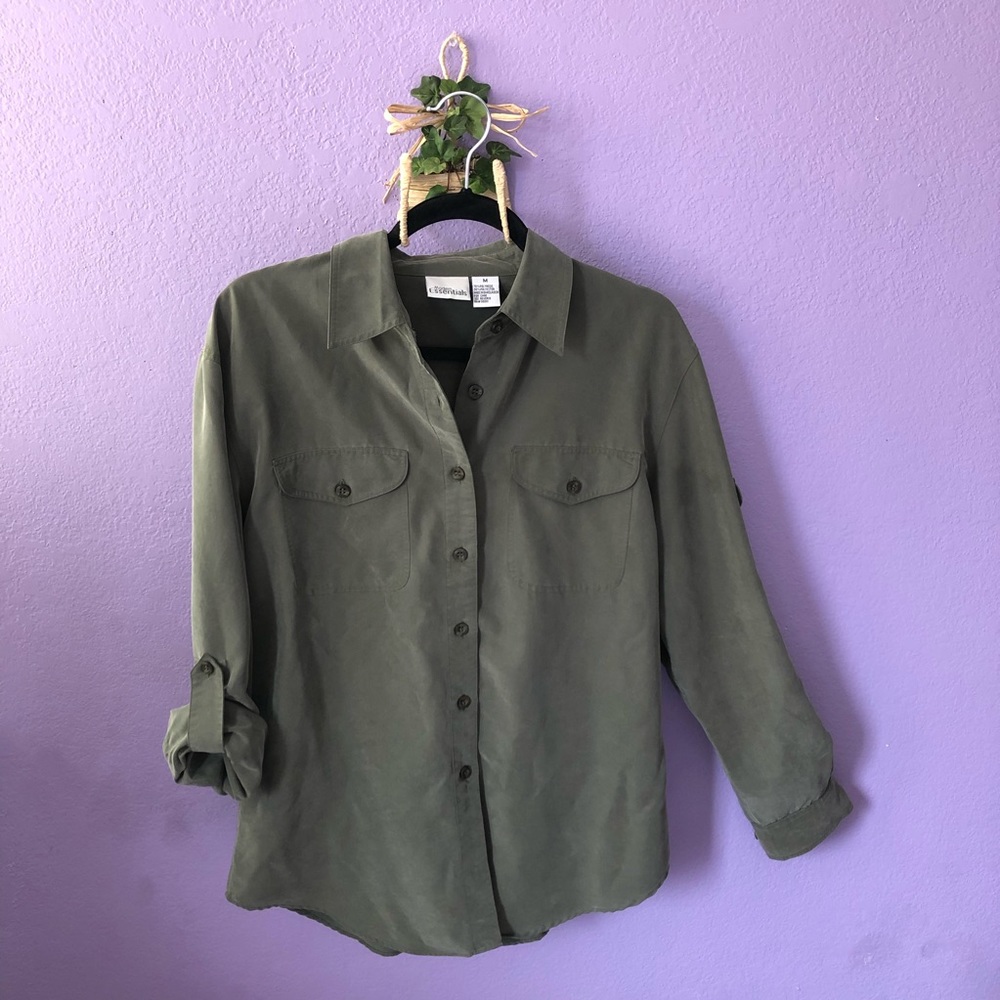Modern Essentials Green button down - M